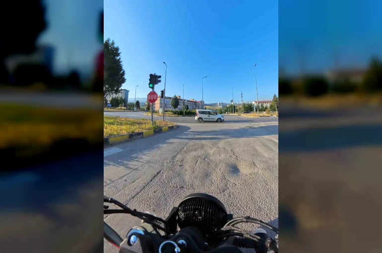 Feci kazaların yaşandığı kavşakta kırmızı ışık ihlali kamerada
