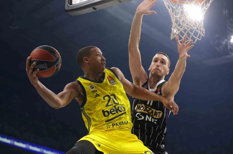 Fenerbahçe Beko, Devon Hall ile yollarını ayırdı