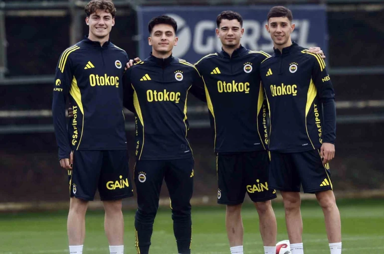 Fenerbahçe, Beşiktaş derbisi için kampa girdi