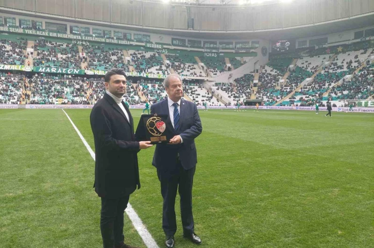 Fenerbahçe, Bursaspor ve Fatih Tekke’ye fair play ödülleri takdim edildi