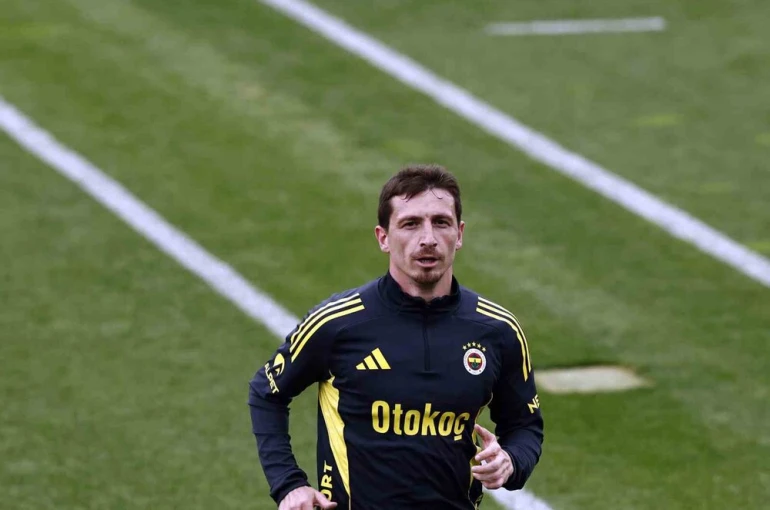 Fenerbahçe önce salonda, sonra sahada çalıştı