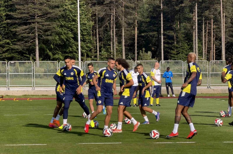 Fenerbahçe, Topuk Yaylası’ndaki ilk antrenmanını yaptı