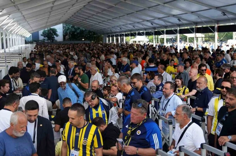Fenerbahçe’de oy kullanma işlemi başladı