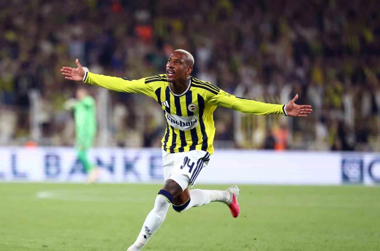 Fenerbahçe’de sezonun ilk golü Talisca’dan