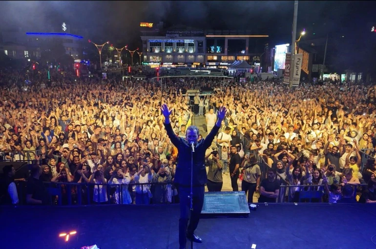 Ferhat Göçer Erzincan’ı coşturdu