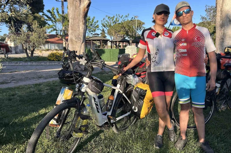 Festival için 2 bin kilometre pedal çevirip Bergama’ya geldiler