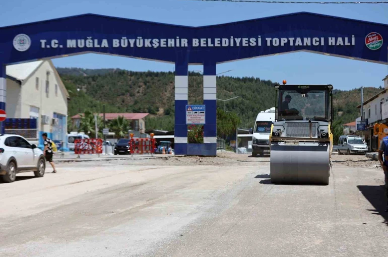 Fethiye toptancı hal bölgesinde yollar yenileniyor
