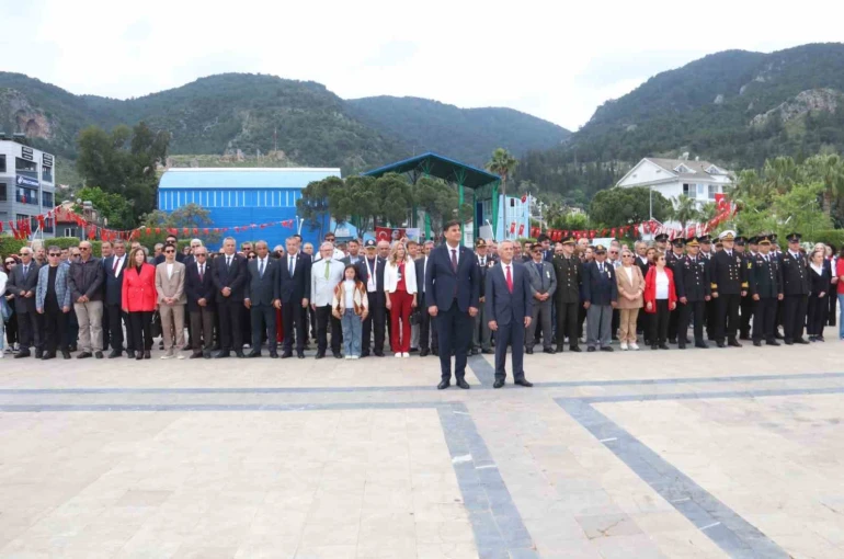 Fethiye’de 23 Nisan törenle kutlandı