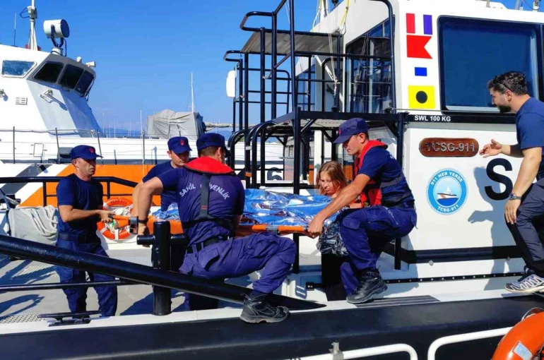 Fethiye’de gezi teknelerinde yaralanan iki vatandaşa tıbbi tahliye