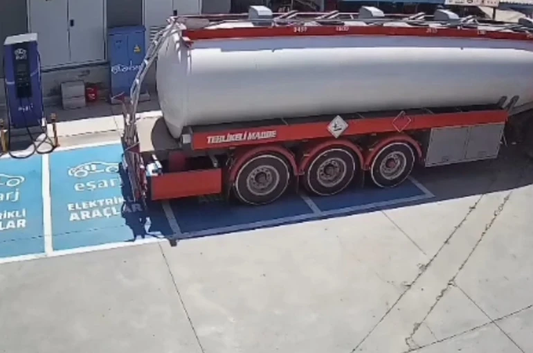 Fethiye’deki tanker yangınının güvenlik kamera kayıtları ortaya çıktı