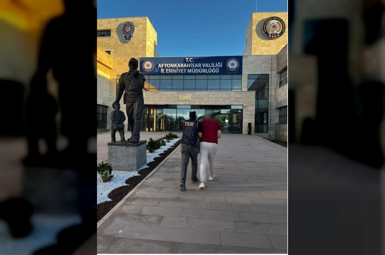 FETÖ üyeliğinden aranan şahsı polis yakaladı 