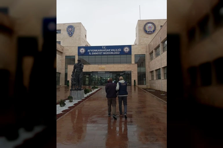 FETÖ’den aranan şahsı polis yakaladı
