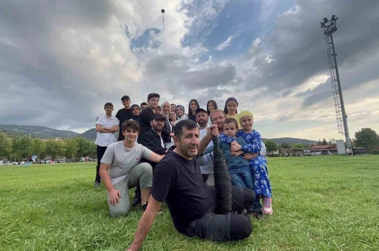 Filistin’in özgürlüğü için 15 metrelik uçurtmayı havalandırdılar