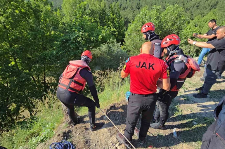 Filyos Çayı’nda akıntıya kapılan Erten’in cansız bedenine ulaşıldı