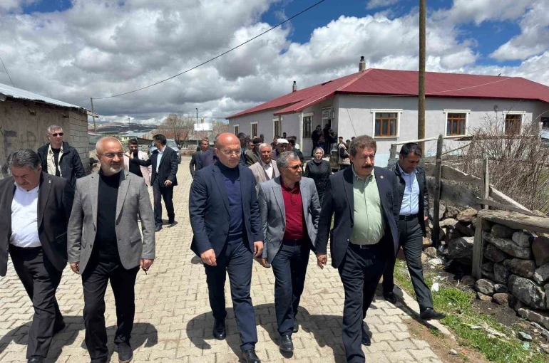 Fırat, Tekman ve Karayazı’da halkla buluştu