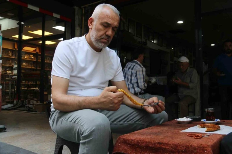 Fiyatı 10 bin doları bulabiliyor, tespih sevdalıları borsasında buluşuyor