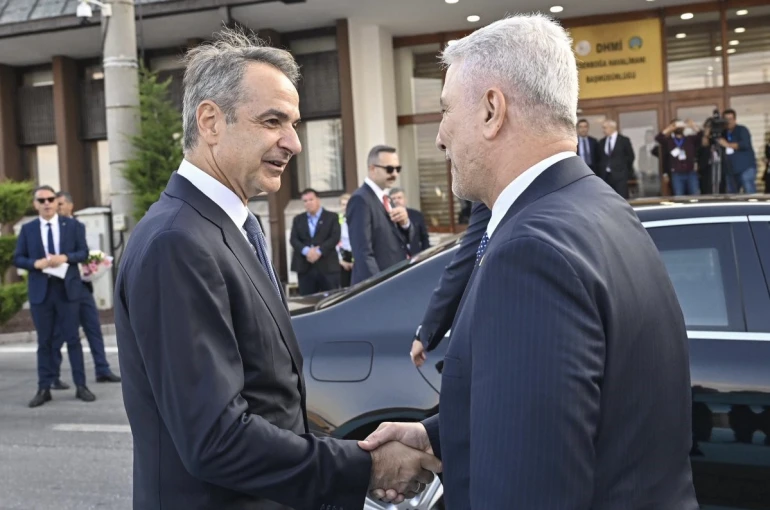 Fransa Cumhurbaşkanı Macron ve Yunanistan Başbakanı Miçotakis Ankara’da