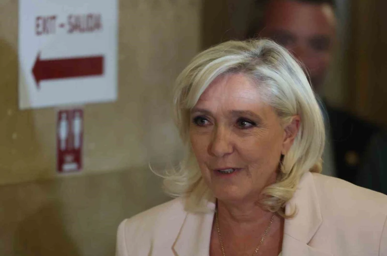 Fransa’da Marine Le Pen’e 3 yıl hapis ve 45 ay siyasi yasak