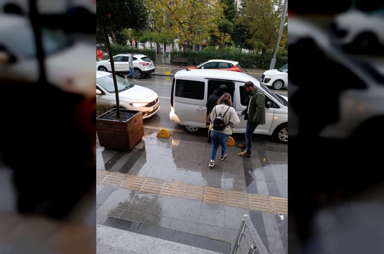 Fuhuş operasyonunda 5 kadın ve iş yeri sahibi yakalandı