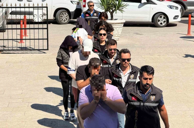 Fuhuş operasyonunda "meyveli" şifreleme oyununu polis bozdu