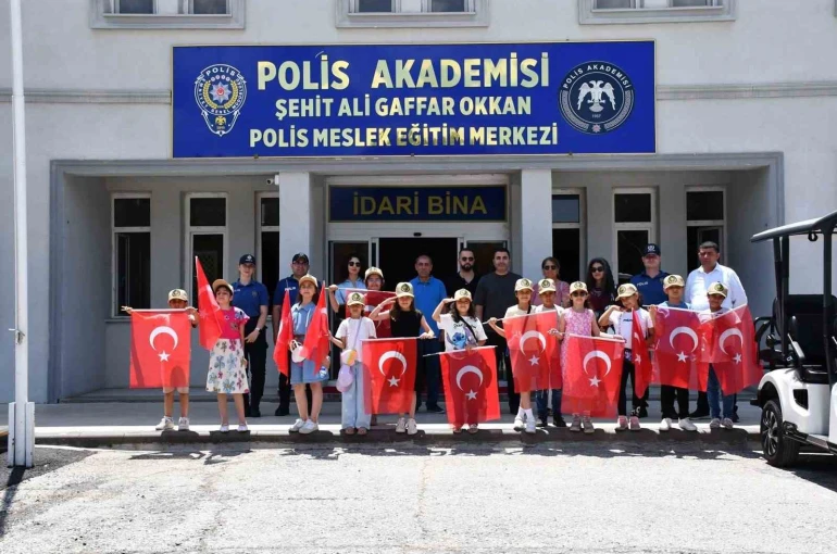 "Gaffar Amcayla El Ele" Projesiyle çocuklar polislik mesleğini yakından tanıyor