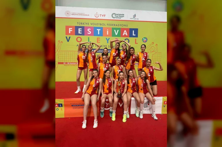 Galatasaray Midi Kız Voleybol Takımı, Türkiye üçüncüsü oldu