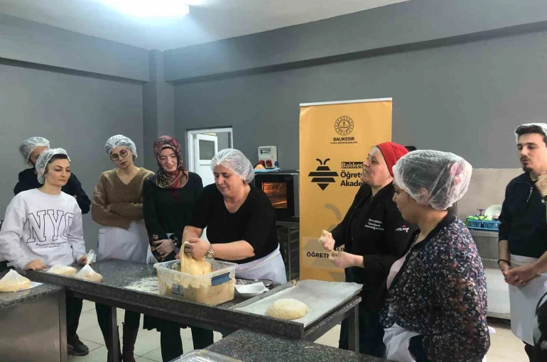 Gastronomi Akademisinde Dursunbey kabaklı ekmeği tanıtıldı 