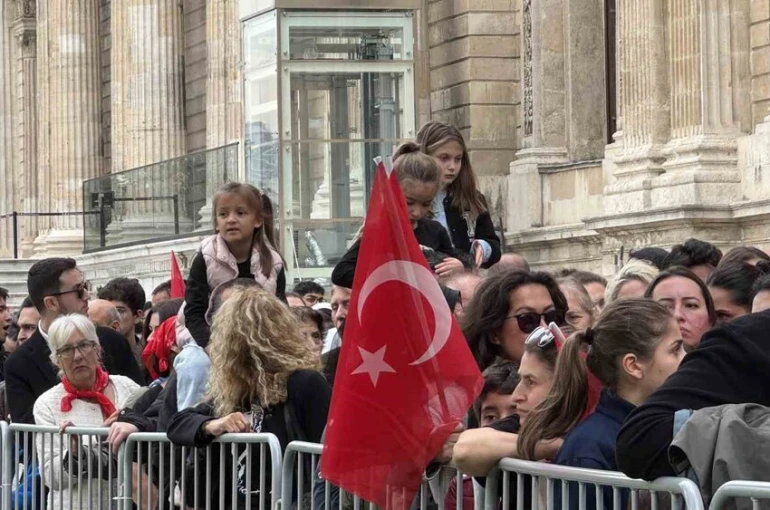 Gazi Mustafa Kemal Atatürk, Dolmabahçe Sarayı’nda anıldı