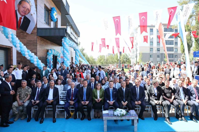 Gaziantep Büyükşehir, Meral-Beyhan Uslu Alzheimer Merkezi’ni hizmete açtı