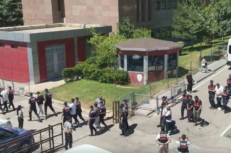 Gaziantep merkezli 14 ilde siber dolandırıcılık operasyonu: 19 tutuklama