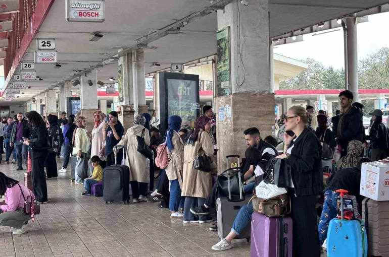 Gaziantep otogarında Kurban Bayramı yoğunluğu başladı