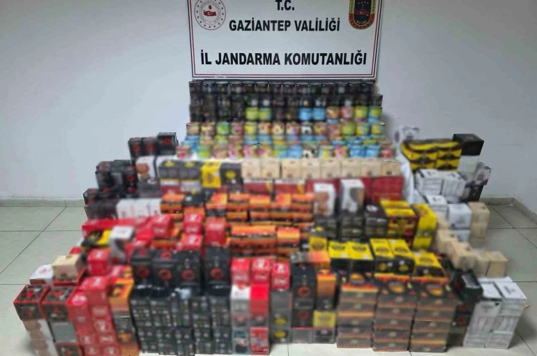 Gaziantep’te 1,5 milyon TL değerinde kaçak nargile tütünü ve kömürü ele geçirildi