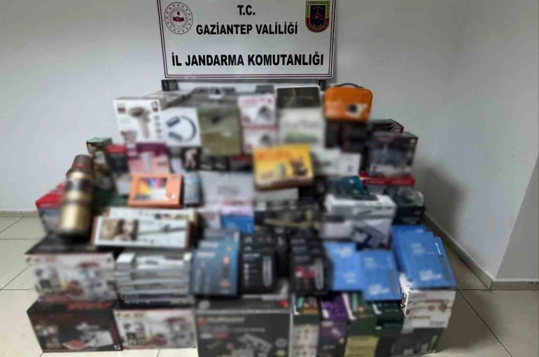 Gaziantep’te 2 milyon TL değerinde kaçak eşya ele geçirildi: 2 gözaltı