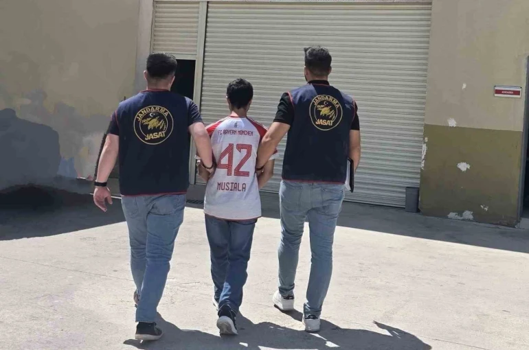 Gaziantep’te 25 yıl kesinleşmiş hapis cezasıyla aranan şahıs yakalandı 
