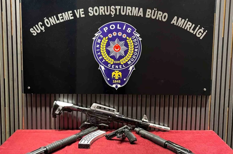 Gaziantep’te 4 afet ruhsatsız silah ele geçirildi: 2 gözaltı