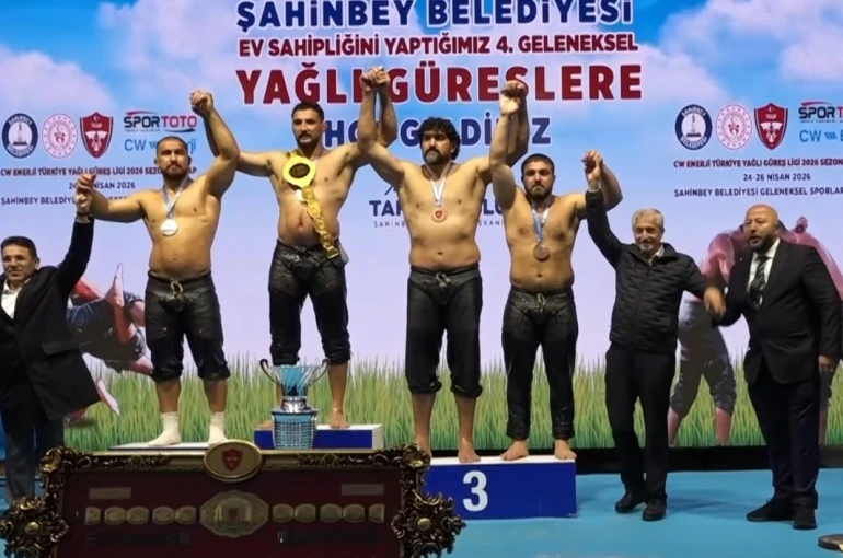 Gaziantep’te altın kemer Mustafa Taş’ın