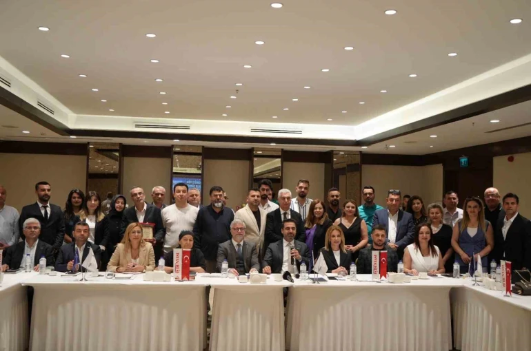 Gaziantep’te "Ekonomiye Yön Verenler" zirvesi düzenlendi 