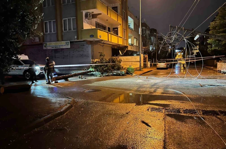 Gaziantep’te fırtına mesaisi 