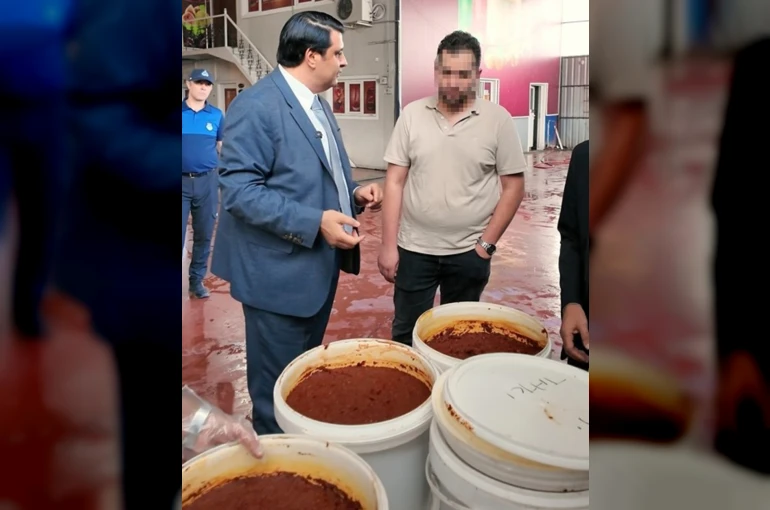 Gaziantep’te gıda fabrikası denetimlerinde şoke eden görüntüler: Belediye başkanı çileden çıktı