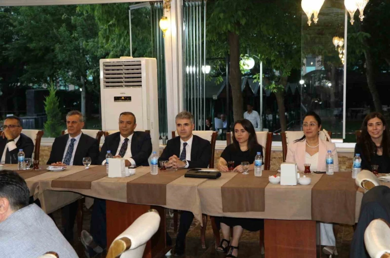 Gaziantep’te görev yerleri değişen hakim ve Cumhuriyet savcılarına veda programı düzenlendi