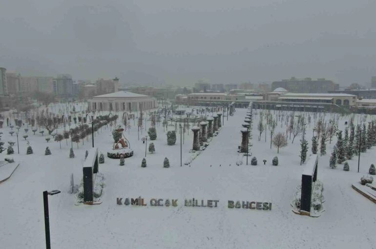 Gaziantep’te kar manzarası havadan görüntülendi