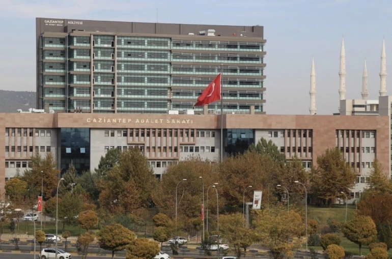 Gaziantep’te ’medyum’ dolandırıcılar yargılanmaya başladı