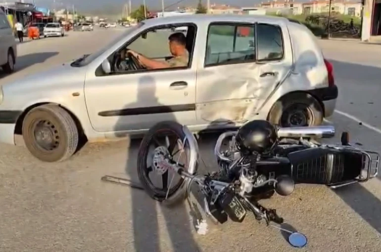 Gaziantep’te otomobil ile çarpışan motosikletin sürücüsü yaralandı