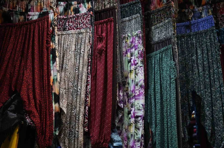 Gaziantep’te sıcak havalar şalvara ilgiyi artırdı