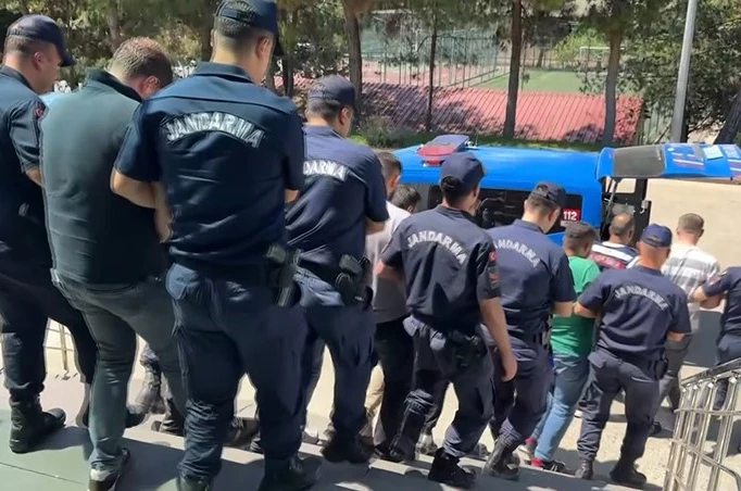 Gaziantep’te uyuşturucu tacirlerine darbe: 14 şahıs tutuklandı