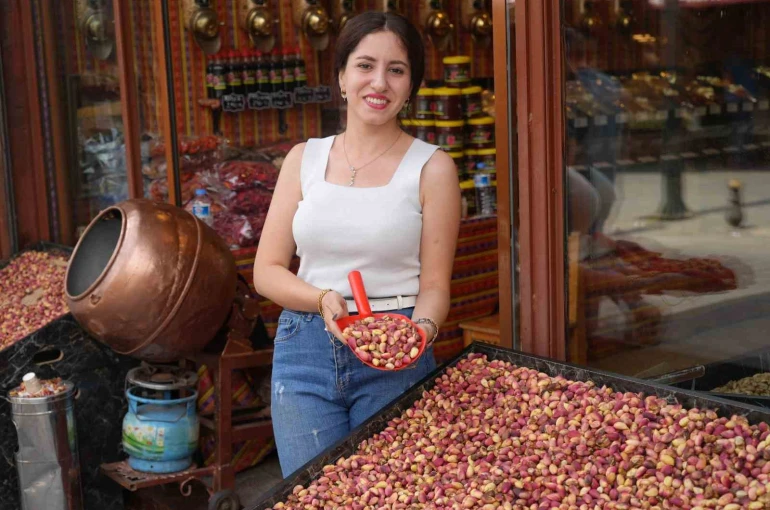 Gaziantep’te yeşil altın tezgahtaki yerini aldı