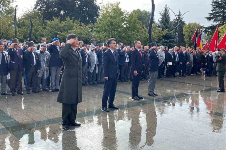 Gaziler Günü yağmur altında coşkuyla kutlandı