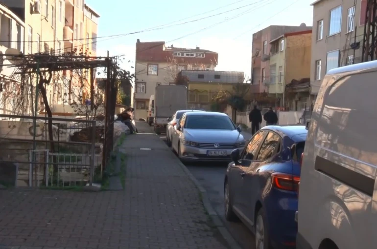 Gaziosmanpaşa’da firar eden hükümlü, husumetlisini öldürüp kayıplara karıştı