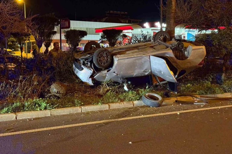 Gazipaşa’da takla atan otomobildeki 4 kişi yaralandı