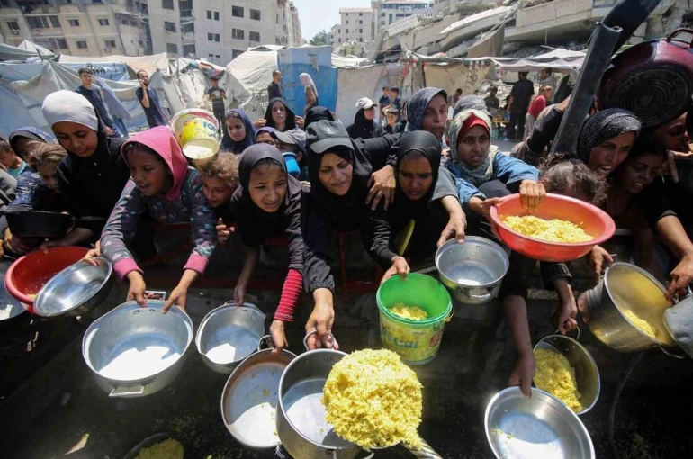 Gazze’de son 24 saatte 2 sivil daha açlıktan hayatını kaybetti